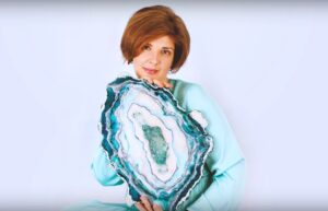 Инна Клейменова, дизайнер, художник-смолянист. Инна Клейменова, дизайнер, художник-смолянист.