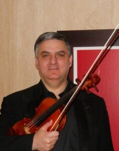 Музыкант Грегори Айриян Музыкант Грегори Айриян