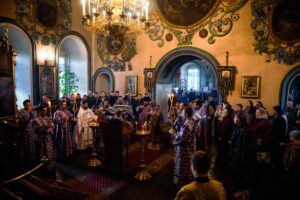 Служба в храме Служба в храме