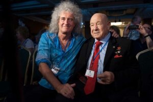 Брайан Мэй и Алексей Леонов Брайан Мэй и Алексей Леонов