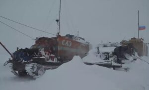 Метель, как по Пушкину: сидим в балках и поём «Ой, мороз-мороз»… Метель, Антарктида