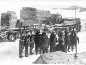 Восток нас встречал, как героев космоса, хотя настоящие герои - это они. Антарктида, Восток