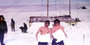 Парни из «Клуба-200». Минус тридцать для них - как те же цифры, но с плюсом. Антарктида