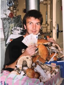 Вадим Грачев с грибами в Финляндии. Вадим Грачев с грибами в Финляндии.