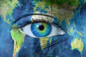 Это та Земля, которая должна быть не в иллюминаторе, а в сердце у каждого. Земля