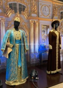 Наряды «Дома русс.кой одежды» на выставке в Государственном историческом музее Южного Урала. Наряды «Дома русской одежды» на выставке в Государственном историческом музее Южного Урала.