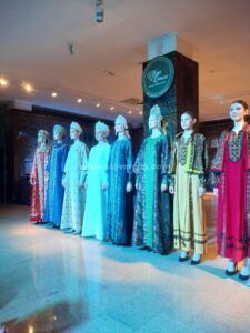 Показ «Дома русской одежды Валентины Аверьяновой» в Государственном историческом музее Южного Урала. Показ «Дома русской одежды Валентины Аверьяновой» в Государственном историческом музее Южного Урала.