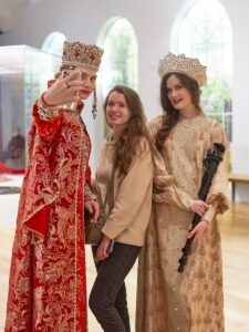 Придворный костюм середины XIX — начала ХХ века Придворный костюм середины XIX — начала ХХ века