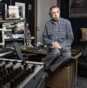 Эдуард Артемьев Эдуард Артемьев