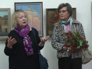 Художница Наталья Корсун и журналист Елена Куджева. Художница Наталья Корсун и журналист Елена Куджева.