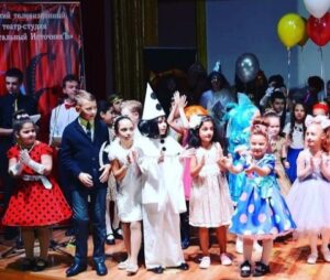 На открытии детской театр-студии "Хрустальный источник" в Ессентуках. На открытии детской театр-студии "Хрустальный источник" в Ессентуках.
