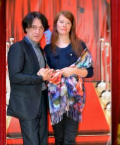 Эвклид Кюрдзидис и журналист издания "Эксклюзив" на открытии детской театр-студии "Хрустальный ИсточникЪ" в Ессентуках. Эвклид Кюрдзидис и журналист Светлана Фатьянова на открытии детской театр-студии "Хрустальный ИсточникЪ" в Ессентуках.