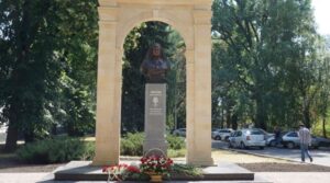 Памятник Римме Ивановой Памятник Римме Ивановой