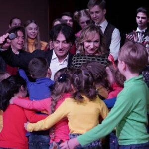 Театр-студия продюсерского центра "Хрустальный источник" на творческой встрече с Ольгой Прокофьевой. Театр-студия продюсерского центра "Хрустальный источник" на творческой встрече с Ольгой Прокофьевой.