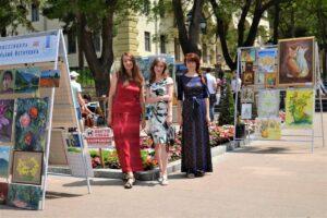 Светлана Фатьянова с Ольгой Биценти и Александрой Корчагиной. Светлана Фатьянова с Ольгой Биценти и Александрой Корчагиной.