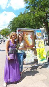 Народная артистка РФ Ольга Прокофьева и художник Александра Корчагина. Народная артистка РФ Ольга Прокофьева и художник Александра Корчагина.