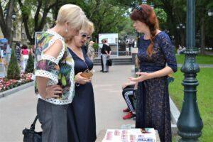 Актриса Наталья Мажуга, журналист Эвелина Валуйская, иконописец Светлана Фатьянова. Актриса Наталья Мажуга, журналист Эвелина Валуйская, иконописец Светлана Фатьянова.