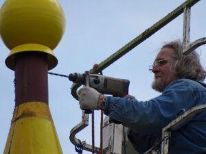 Отец Николай Закурнаев в процессе строительства храма Протоиерей Николай Закурнаев на строительстве храма