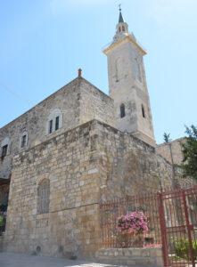 Место встречи Пресвятой Девы Марии с праведной Елизаветой. Здесь построена церковь Посещения. Место встречи Пресвятой Девы Марии с праведной Елизаветой. Здесь построена церковь Посещения.