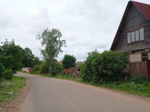 Улица Первомайская. Вид на спуск через ручей Фёдор. Улица Первомайская. Вид на спуск через ручей Фёдор.