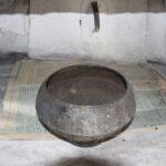 Старый котелок в русской печи