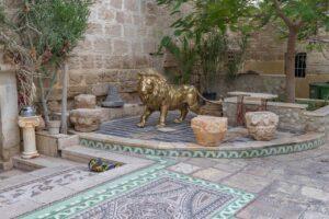 Монастырь преподобного Герасима Иорданского. Памятник льву. Монастырь преподобного Герасима Иорданского. Памятник льву.