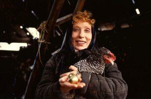 Инна Чурикова в фильме "Курочка Ряба" Инна Чурикова в фильме "Курочка Ряба"