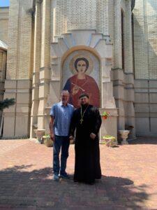 Фёдор Добронравов с о. Георгием Лукьянченко из Свято-Пантелеимоновского храма. Ессентуки. Фёдор Добронравов с о. Георгием Лукьянченко из Свято-Пантелеимоновского храма. Ессентуки.