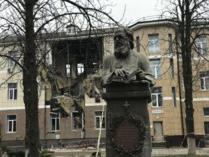 Донецк. Памятник святителю Луке Крымскому. Донецк. Памятник святителю Луке Крымскому.