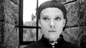 Инна Чурикова в фильме "Начало" Инна Чурикова в фильме "Начало"