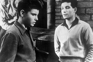 Кадр из фильма Александра Митты "Друг мой, Колька!" Кадр из фильма Александра Митты "Друг мой, Колька!"