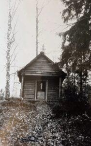 Часовня Нила Столобенского в д. Гагрино - единственная сохранившаяся из часовен Черенского погоста. Часовня Нила Столобенского в д. Гагрино - единственная сохранившаяся из часовен Черенского погоста.