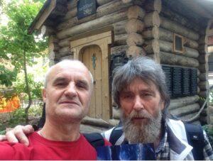 Виктор Грабовский и о. Фёдор Конюхов у храма Виктор Грабовский и о. Фёдор Конюхов у храма