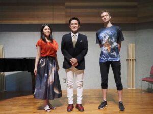 Нацуки Сугавара, Виталий Сунцев и звезда японского кино Осамо Ямамото. Нацуки Сугавара, Виталий Сунцев и звезда японского кино Осамо Ямамото.