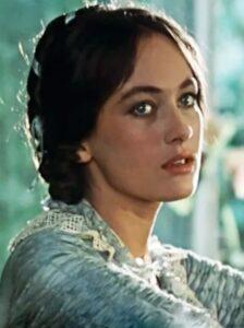 Кадр из фильма "Жестокий романс". Лариса Огудалова - актриса Лариса Гузеева. Кадр из фильма "Жестокий романс". Лариса Огудалова - актриса Лариса Гузеева.