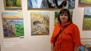 Черных Татьяна Валерьевна у своих работ. Черных Татьяна Валерьевна у своих работ.