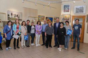 Награждение участников выставки "Времена и поколения", "Арт-май". Награждение участников выставки "Времена и поколения", "Арт-май".