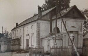 Перестроенная в советское время церковь Мозолёвского прихода. Перестроенная в советское время церковь Мозолёвского прихода.