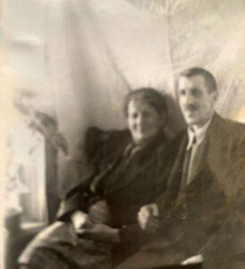 Крутицкие Евгений Семёнович и Валентина Дмитриевна. Деревня Бор, 1949 год.