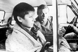 Кадр из фильма "Зимняя вишня". Елена Сафонова и Виталий Соломин. Кадр из фильма "Зимняя вишня". Елена Сафонова и Виталий Соломин.