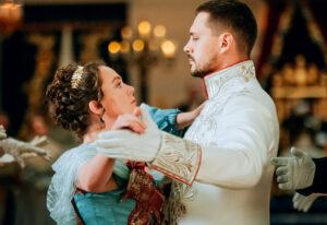 Аглая Тарасова и Милош Бикович (Холоп 2) Аглая Тарасова и Милош Бикович на съемках фильма "Холоп 2"