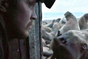 Кадр из фильма "Выход" Кадр из фильма "Выход"