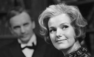 Актриса Юлия Борисова Актриса Юлия Борисова