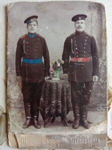 Справа Константин Тимофеевич Богданов, слева друг, перед первой мировой войной. Справа Константин Тимофеевич Богданов, слева друг, перед первой мировой войной.