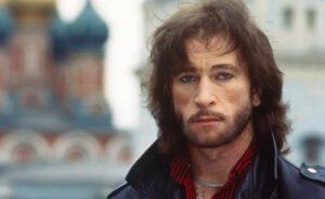 Игорь Тальков на фоне храма Игорь Тальков на фоне храма