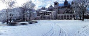 Черногория зимой. Цетинский монастырь Черногория зимой. Цетинский монастырь
