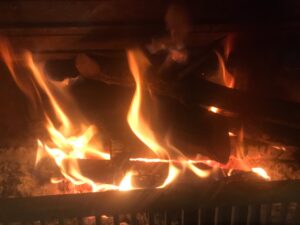 Огонь в камине Огонь в камине