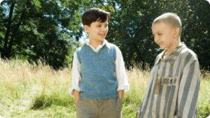 Кадр из фильма “Мальчик в полосатой пижаме" Кадр из фильма “Мальчик в полосатой пижаме"