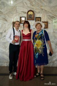 Певец Егор Трофимов, иконописец Светлана Фатьянова и журналист Лариса Прозорова. Певец Егор Трофимов, иконописец Светлана Фатьянова и журналист Лариса Прозорова.