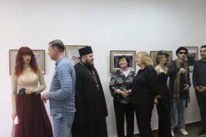 Посетители выставки "Самые любимые, самые родные" Посетители выставки "Самые любимые, самые родные"